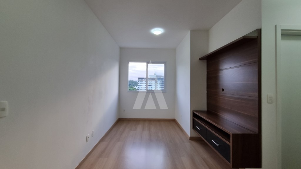 Apartamento no Centro com 01 quarto e cozinha com armários e 01 vaga de garagem. — foto 5