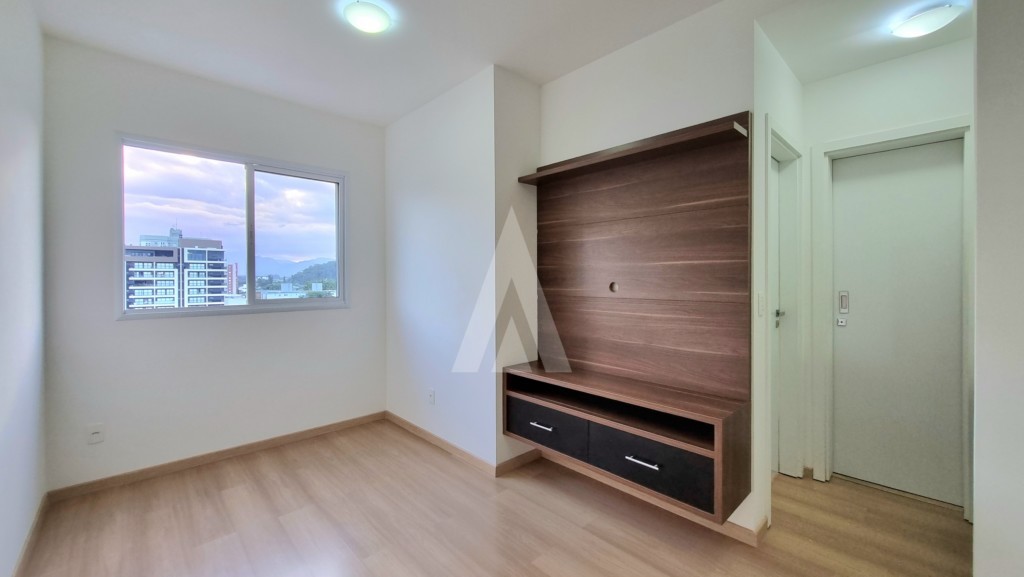Apartamento no Centro com 01 quarto e cozinha com armários e 01 vaga de garagem. — foto 6