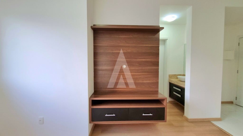 Apartamento no Centro com 01 quarto e cozinha com armários e 01 vaga de garagem. — foto 7