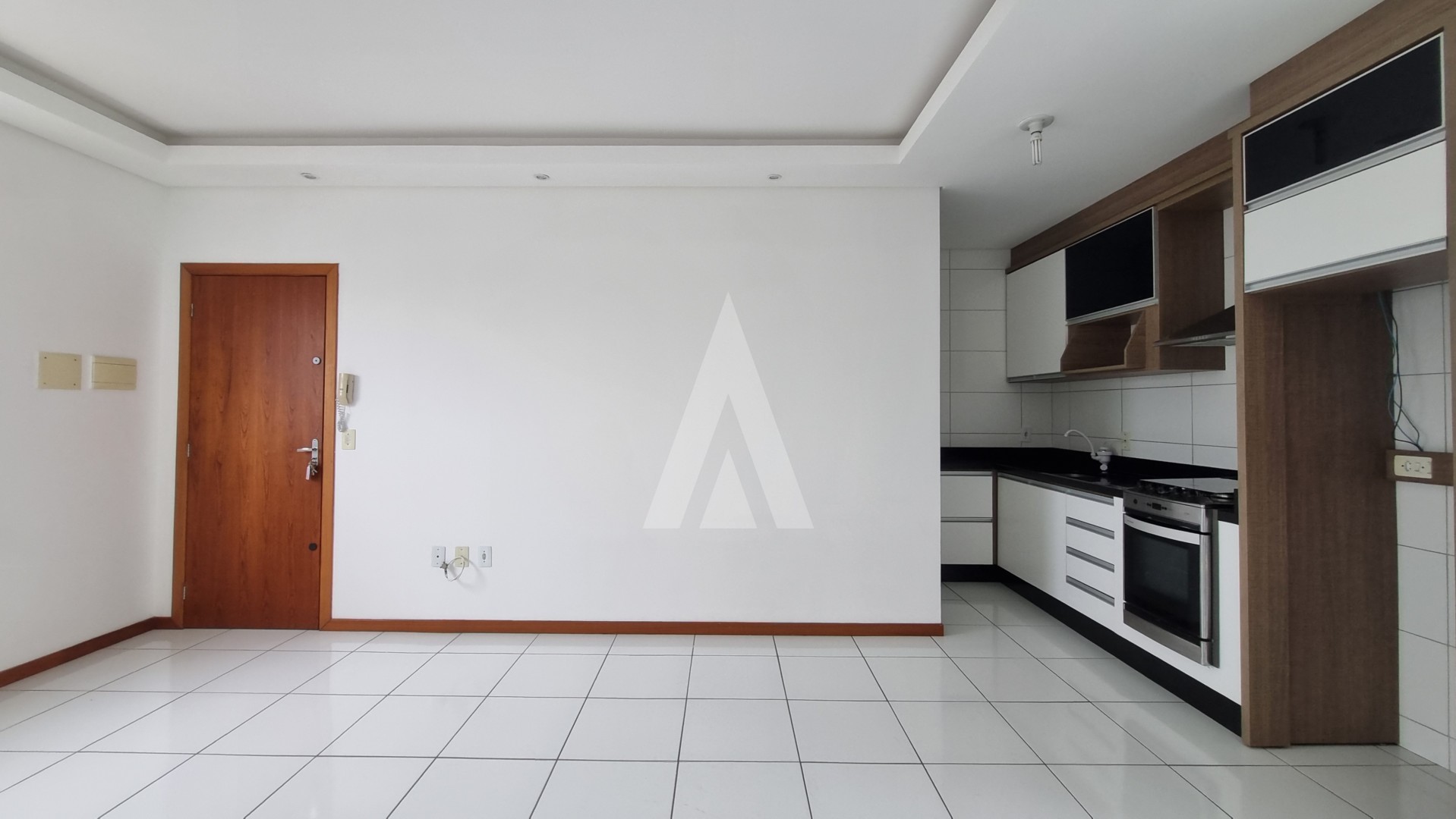 Apartamento com 02 quartos no bairro Iririu. — foto 4