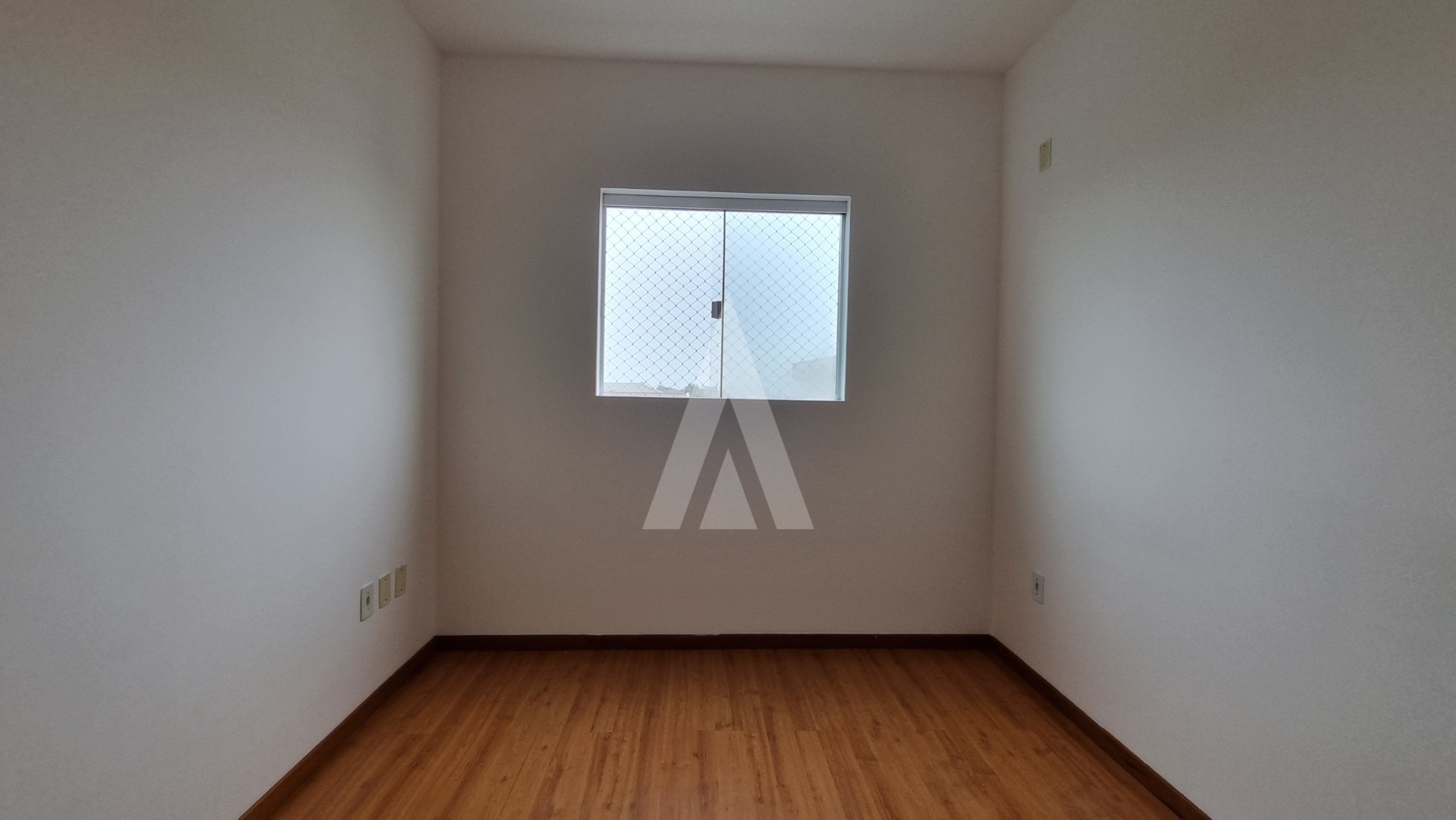 Apartamento com 02 quartos no bairro Iririu. — foto 7