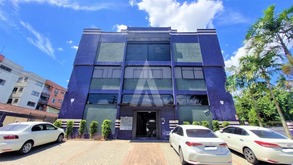 Sala para alugar por R$ 1800.00, 56.00 m2 - SAGUACU - JOINVILLE/SC - foto 1