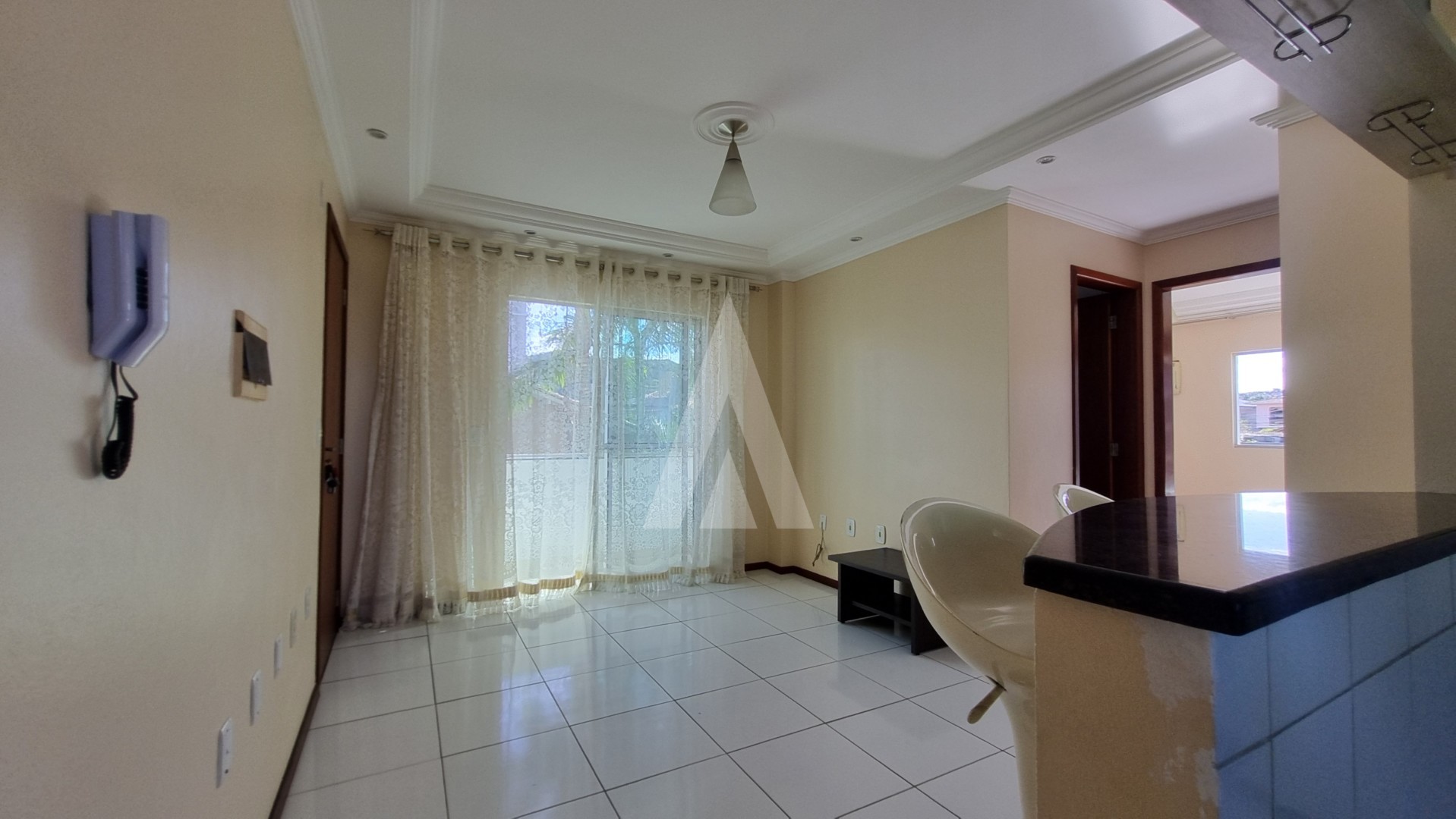 Apartamento semi mobiliado com 2 quartos no bairro Iririú — foto 2