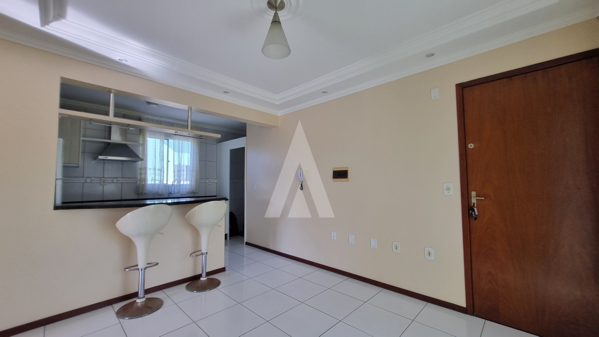 Apartamento semi mobiliado com 2 quartos no bairro Iririú — foto 4