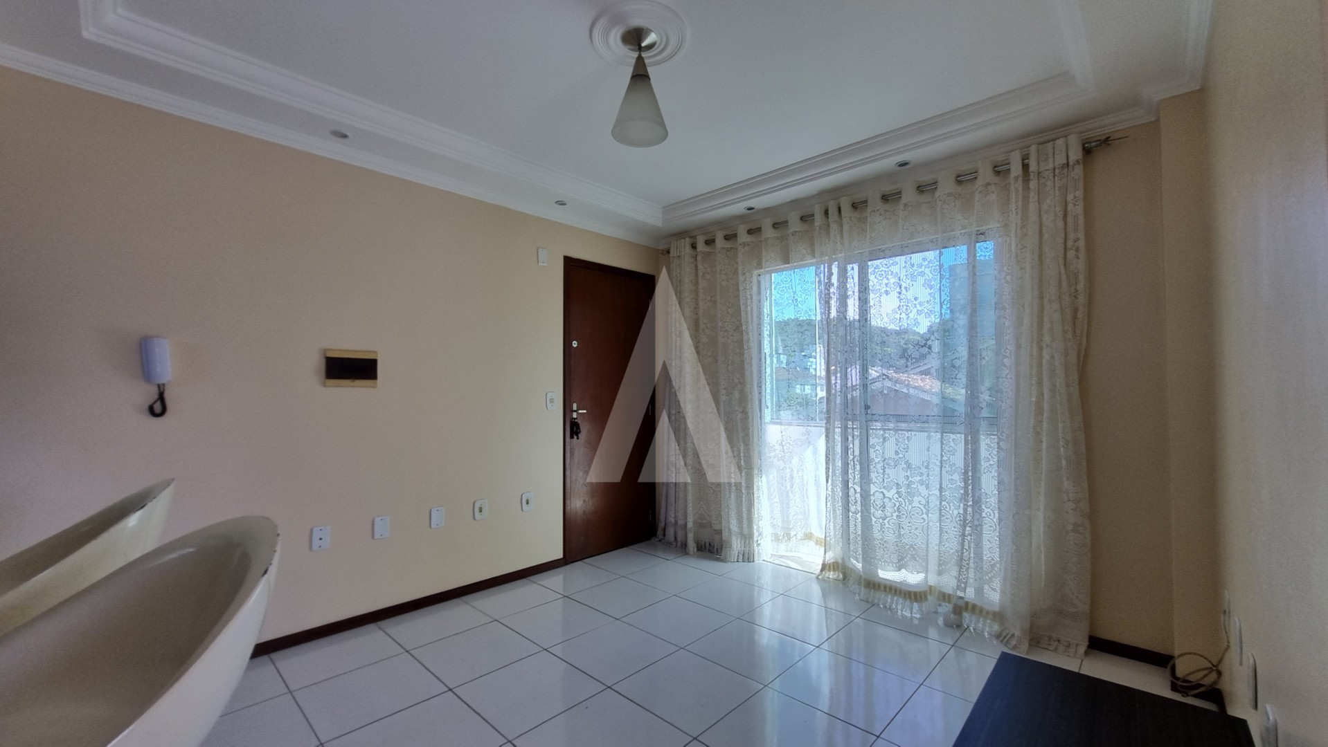 Apartamento semi mobiliado com 2 quartos no bairro Iririú — foto 5