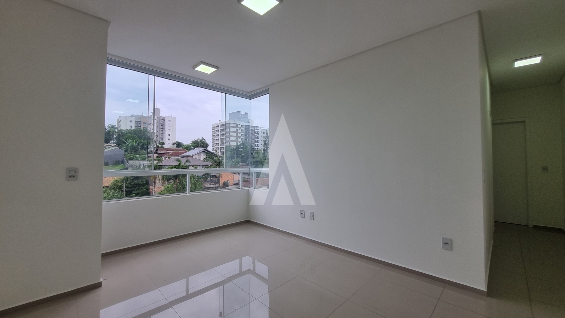 Apartamento no Bairro Costa e silva com 2 quartos, sendo 1 suíte, prédio com elevador e 1 vaga de garagem. — foto 4