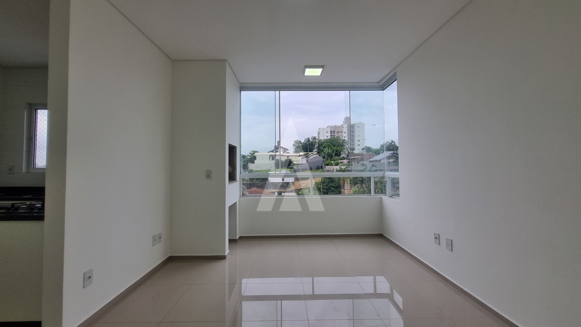 Apartamento no Bairro Costa e silva com 2 quartos, sendo 1 suíte, prédio com elevador e 1 vaga de garagem. — foto 5