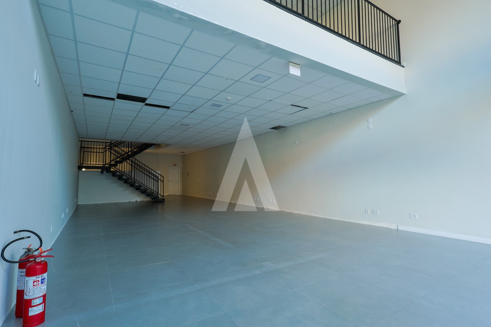 Loja Ampla com 233 m2 e estacionamento, Rua Max Colin esquina com a Conselheiro Arp, Bairro América — foto 5