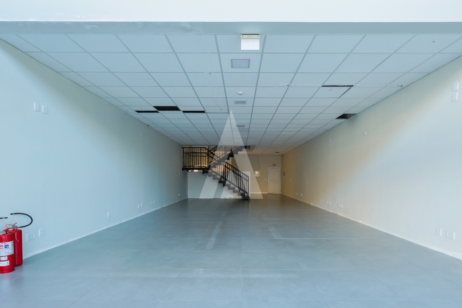 Loja Ampla com 233 m2 e estacionamento, Rua Max Colin esquina com a Conselheiro Arp, Bairro América — foto 6