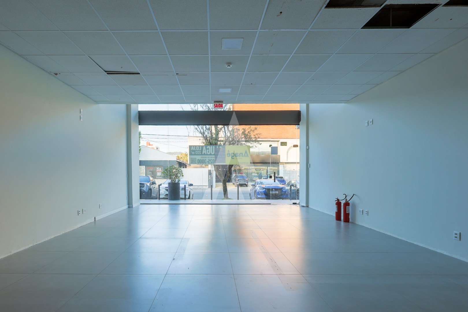 Loja Ampla com 233 m2 e estacionamento, Rua Max Colin esquina com a Conselheiro Arp, Bairro América — foto 4