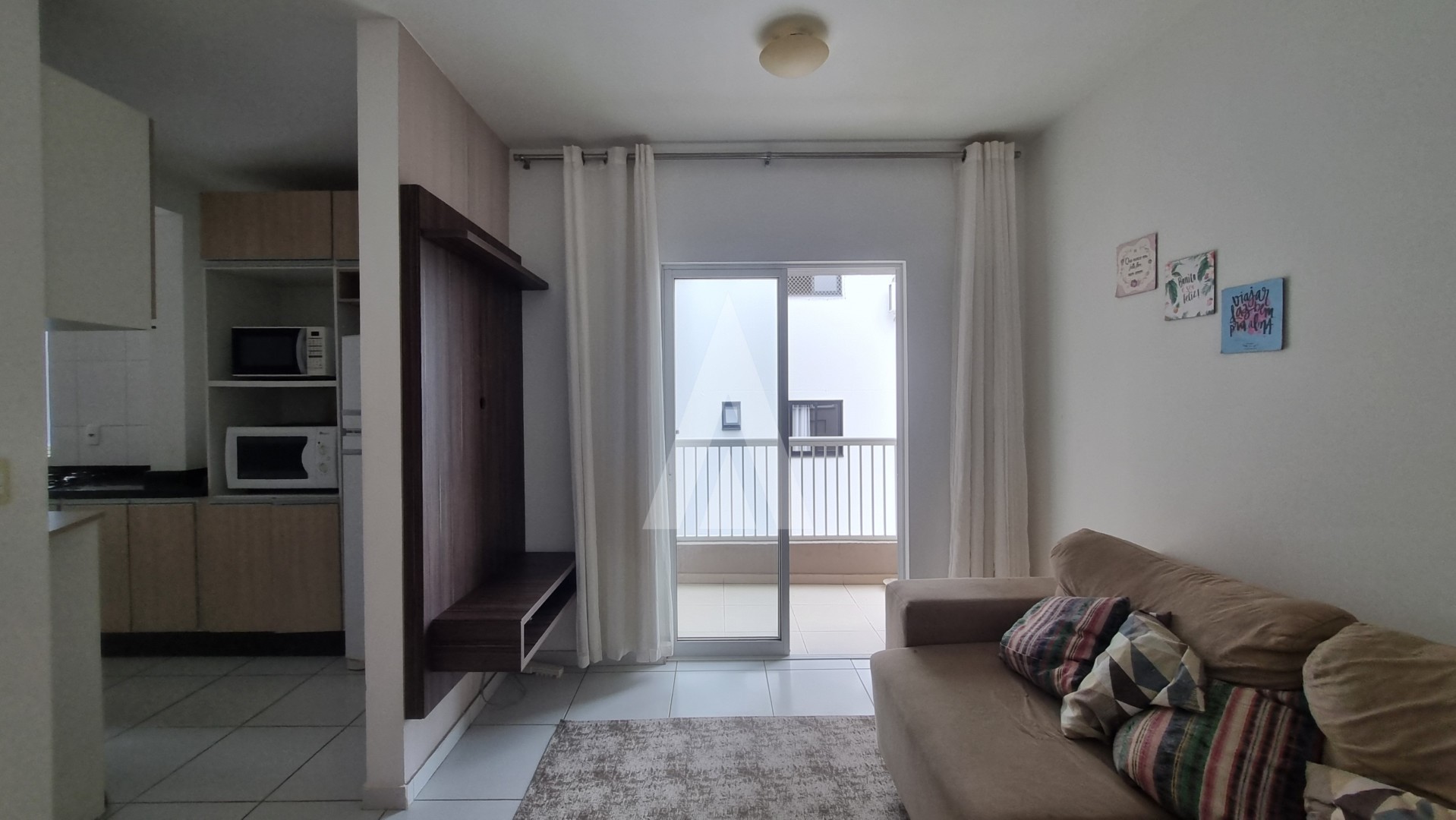 Apartamento no bairro Costa e Silva semimobiliado com 02 quartos e 01 vaga de garagem. — foto 3