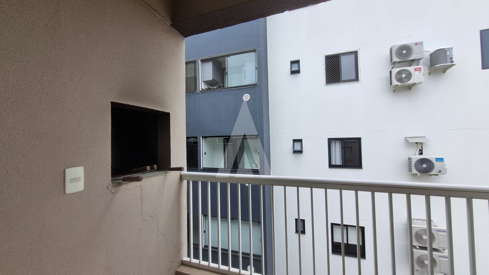 Apartamento no bairro Costa e Silva semimobiliado com 02 quartos e 01 vaga de garagem. — foto 5