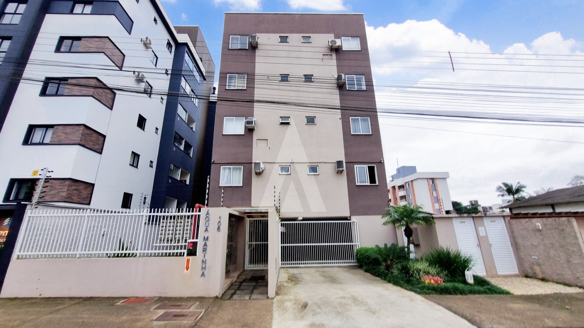 Apartamento no bairro Costa e Silva semimobiliado com 02 quartos e 01 vaga de garagem. - foto 1