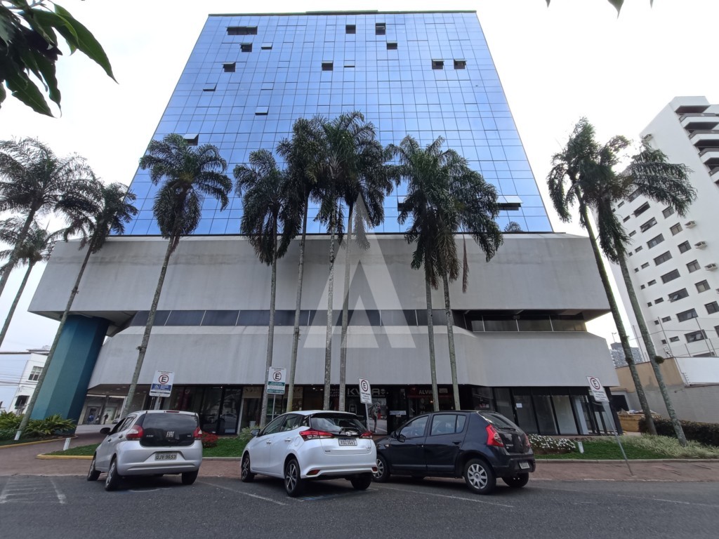 Loja comercial no Centro em Joinville com 2 amplas salas, lavabo e 1 vaga coberta. - foto 1