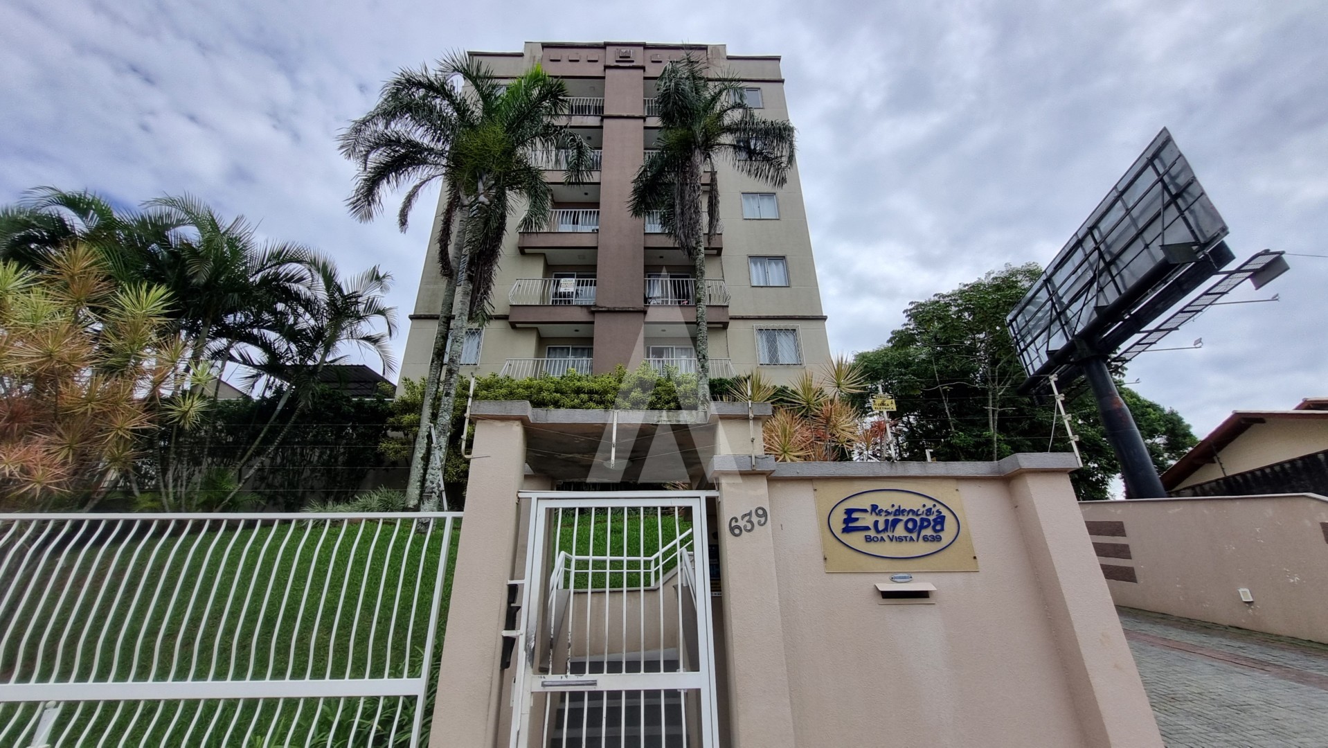 Apartamento no bairro Boa Vista mobiliado com 02 quartos, cozinha e quartos com armários e 01 vaga de garagem. - foto 1