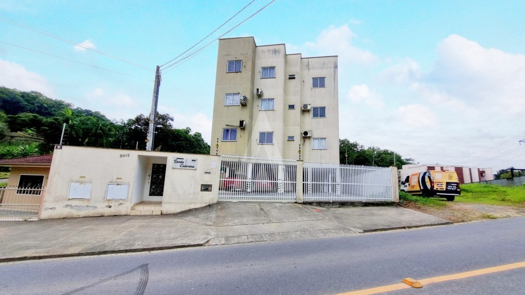 Apartamento com 2 quartos, sacada com churrasqueira e vaga coberta - foto 1