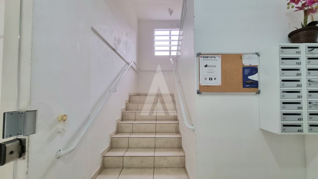 Apartamento com 2 quartos, sacada com churrasqueira e vaga coberta — foto 2