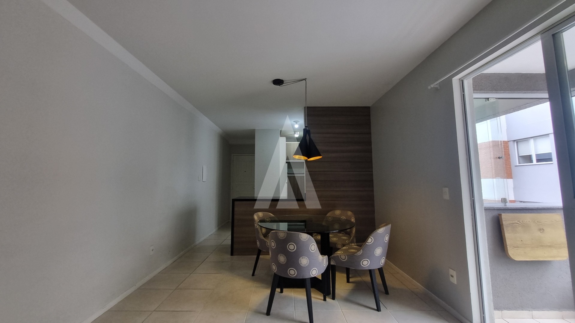 Apartamento no Bairro Bom Retiro com 2 quartos, sendo 1 suíte, sacada com churrasqueira, prédio com elevador e 1 vaga de garagem — foto 7