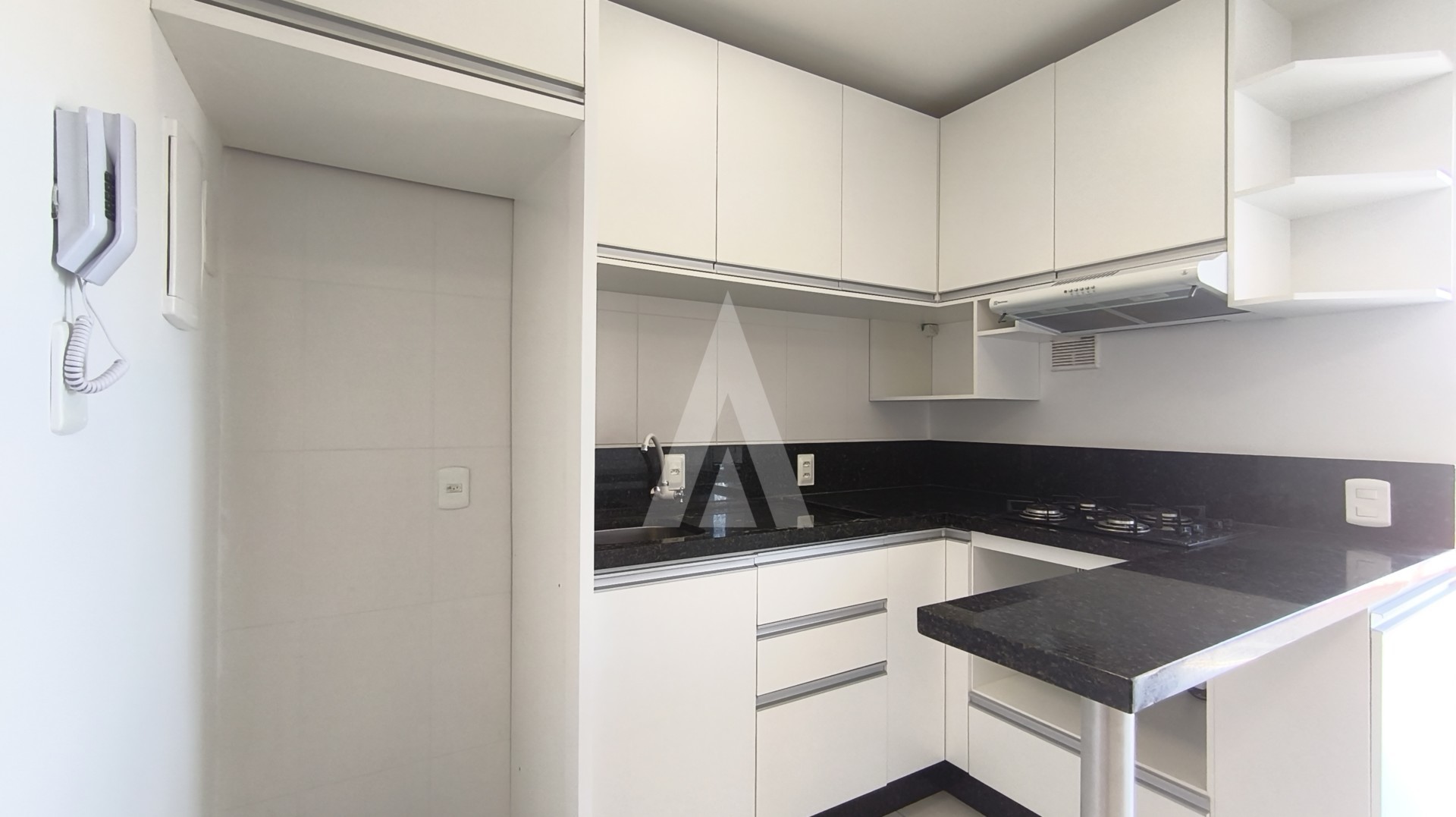 Apartamento com 2 quartos, no bairro Saguaçu. — foto 6