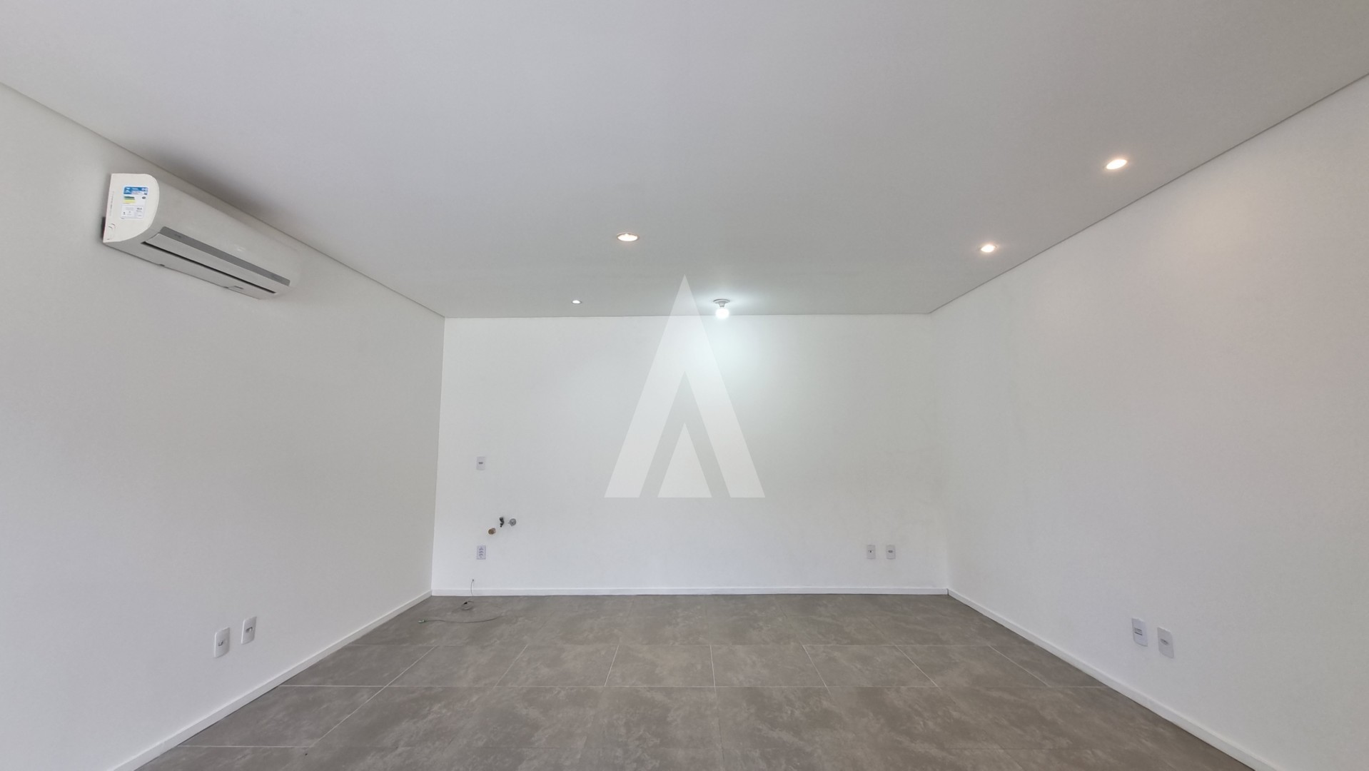 Sala comércial com 28,89 m, com 1 lavabo e vagas rotativas no Bairro Saguaçu — foto 5