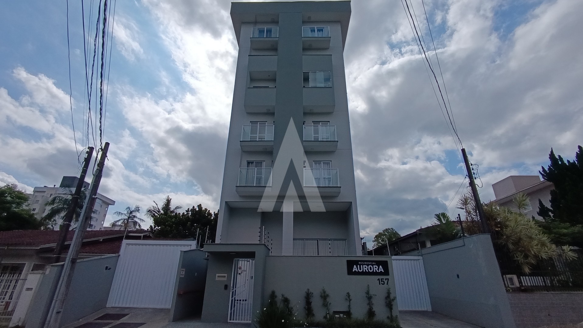 Apartamento com 02 quartos, sendo um com sacada no bairro Costa e Silva. - foto 1