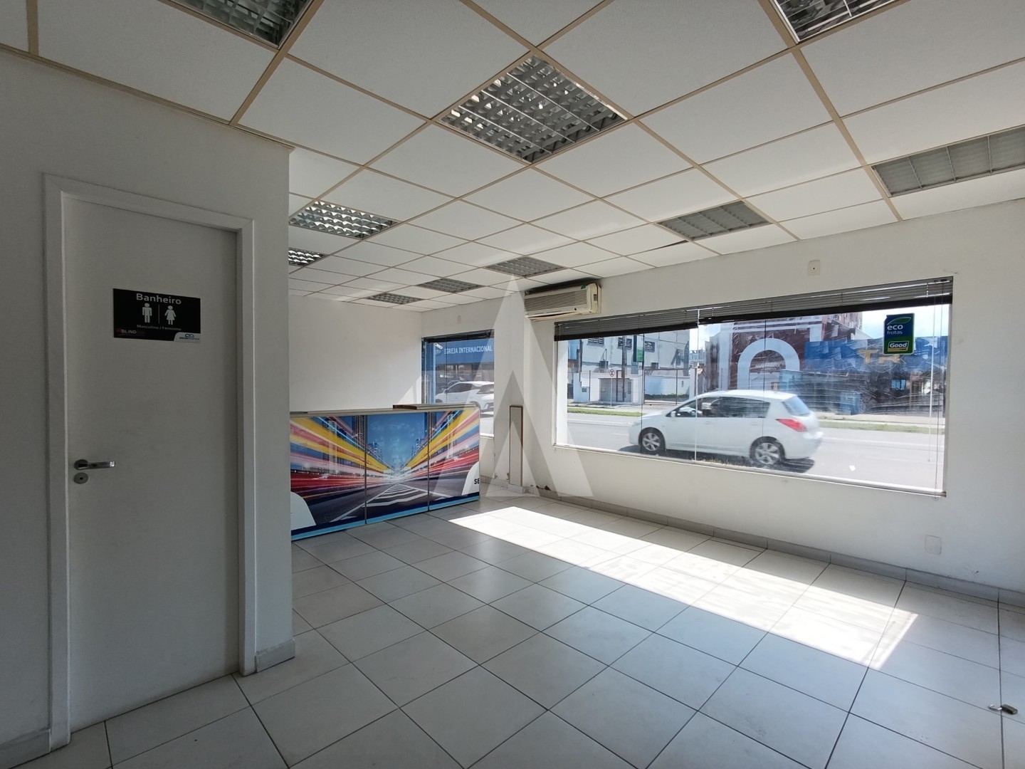 Ampla Loja com 200m localizada na Avenida Coronel Procópio Gomes no Bairro Bucarein, próxima a Havan. — foto 3