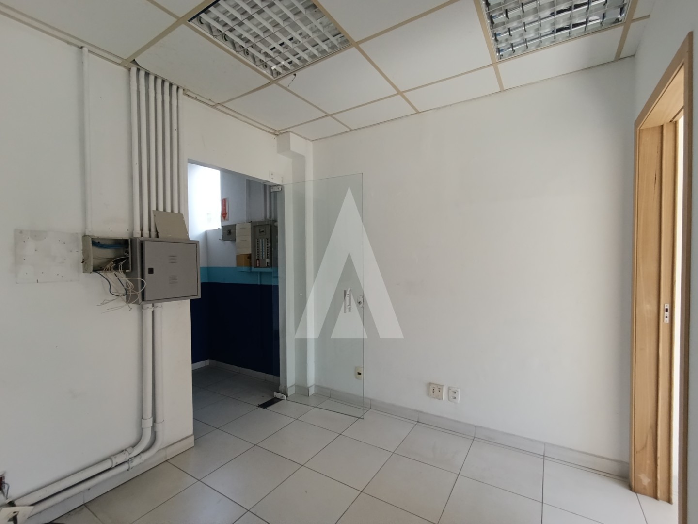 Ampla Loja com 200m localizada na Avenida Coronel Procópio Gomes no Bairro Bucarein, próxima a Havan. — foto 5