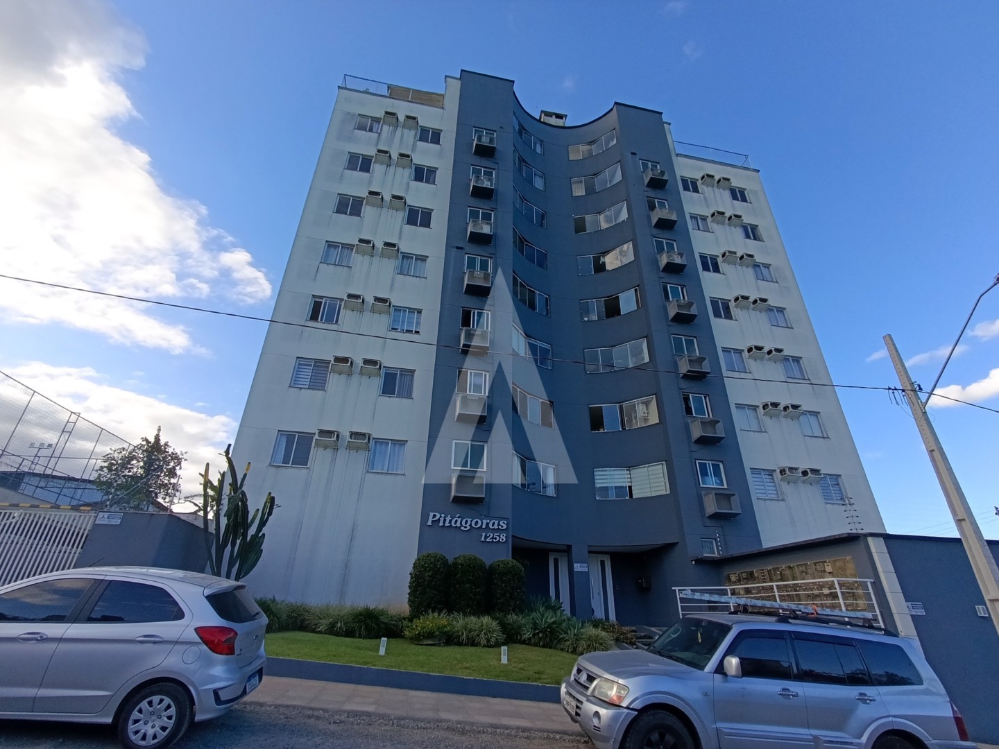 Apartamento no bairro Santo Antônio, com 2 quartos, armários na cozinha e 1 vaga de garagem coberta. - foto 1