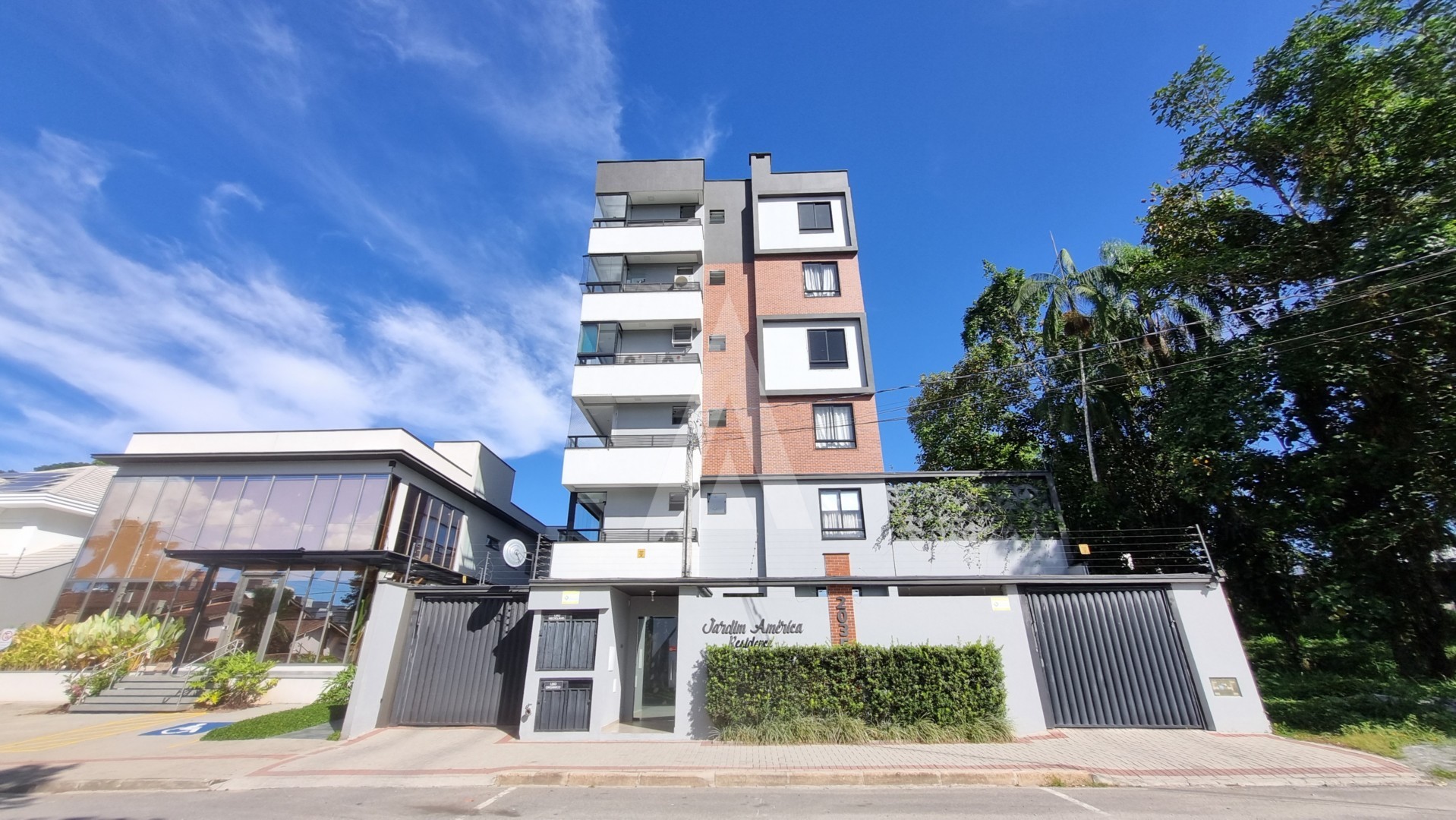 Cobertura com 3 quartos sendo 1 suíte no bairro Santo Antônio com terraço e 2 vagas de garagem - foto 1