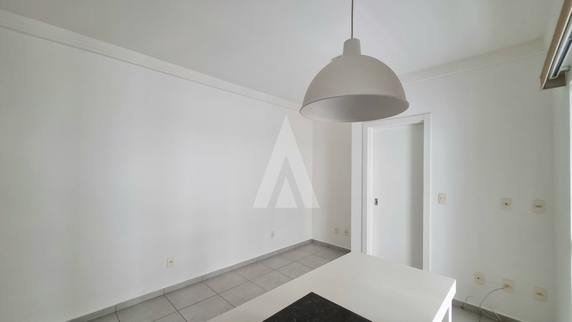 Apartamento semimobiliado com 1 suíte, no bairro Bucarein — foto 5