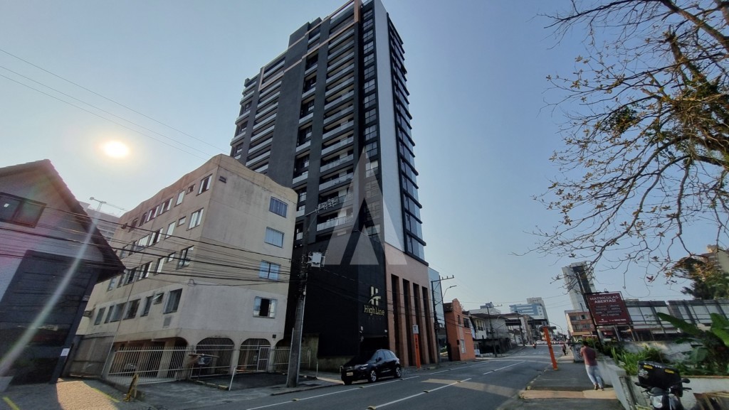 Apartamento duplex com 2 quartos, no bairro Centro. - foto 1