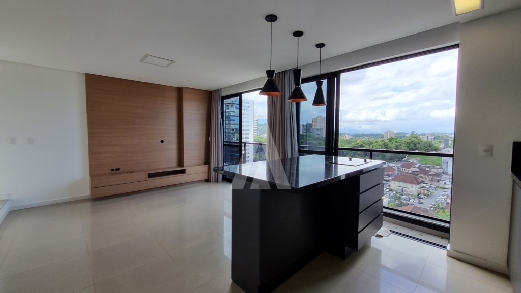 Apartamento duplex com 2 quartos, no bairro Centro. — foto 2