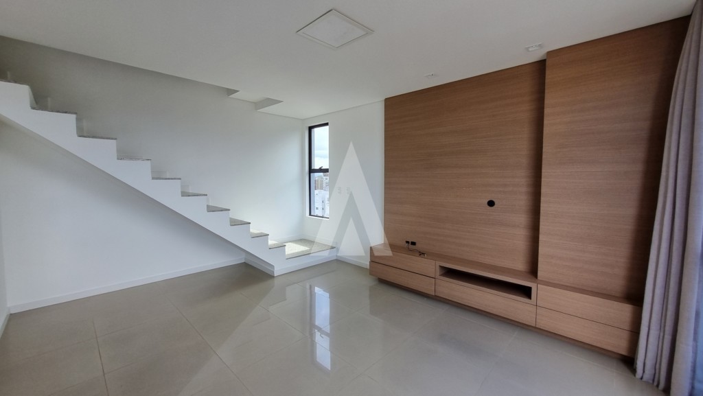 Apartamento duplex com 2 quartos, no bairro Centro. — foto 7