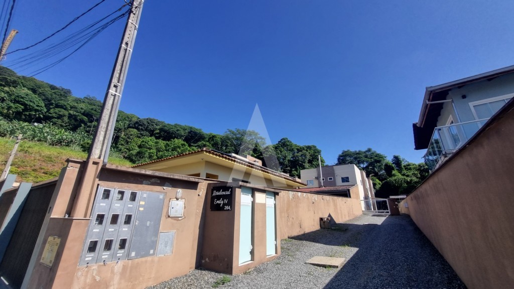 Apartamento com 02 dormitórios, sala de estar, cozinha com armários, sacada com churrasqueira, bwc social e área de serviço. - foto 1