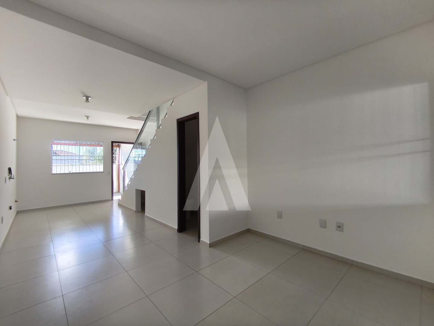 Geminado com 2 quartos e 1 vaga de garagem coberta no bairro Costa e Silva. — foto 3