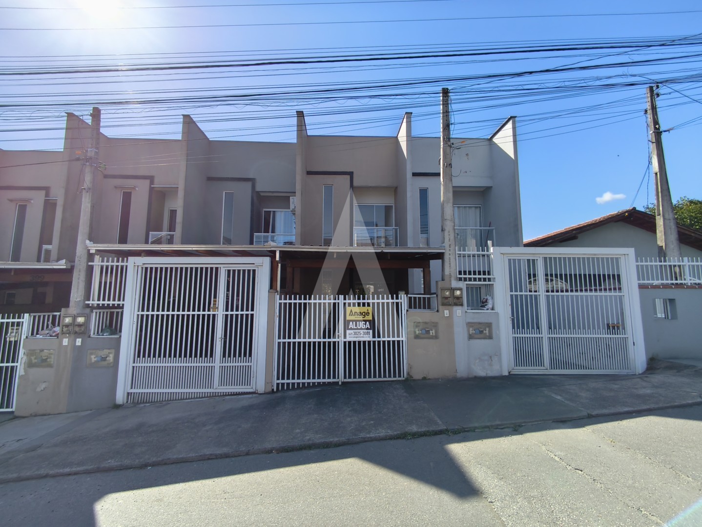 Geminado com 2 quartos e 1 vaga de garagem coberta no bairro Costa e Silva. - foto 1