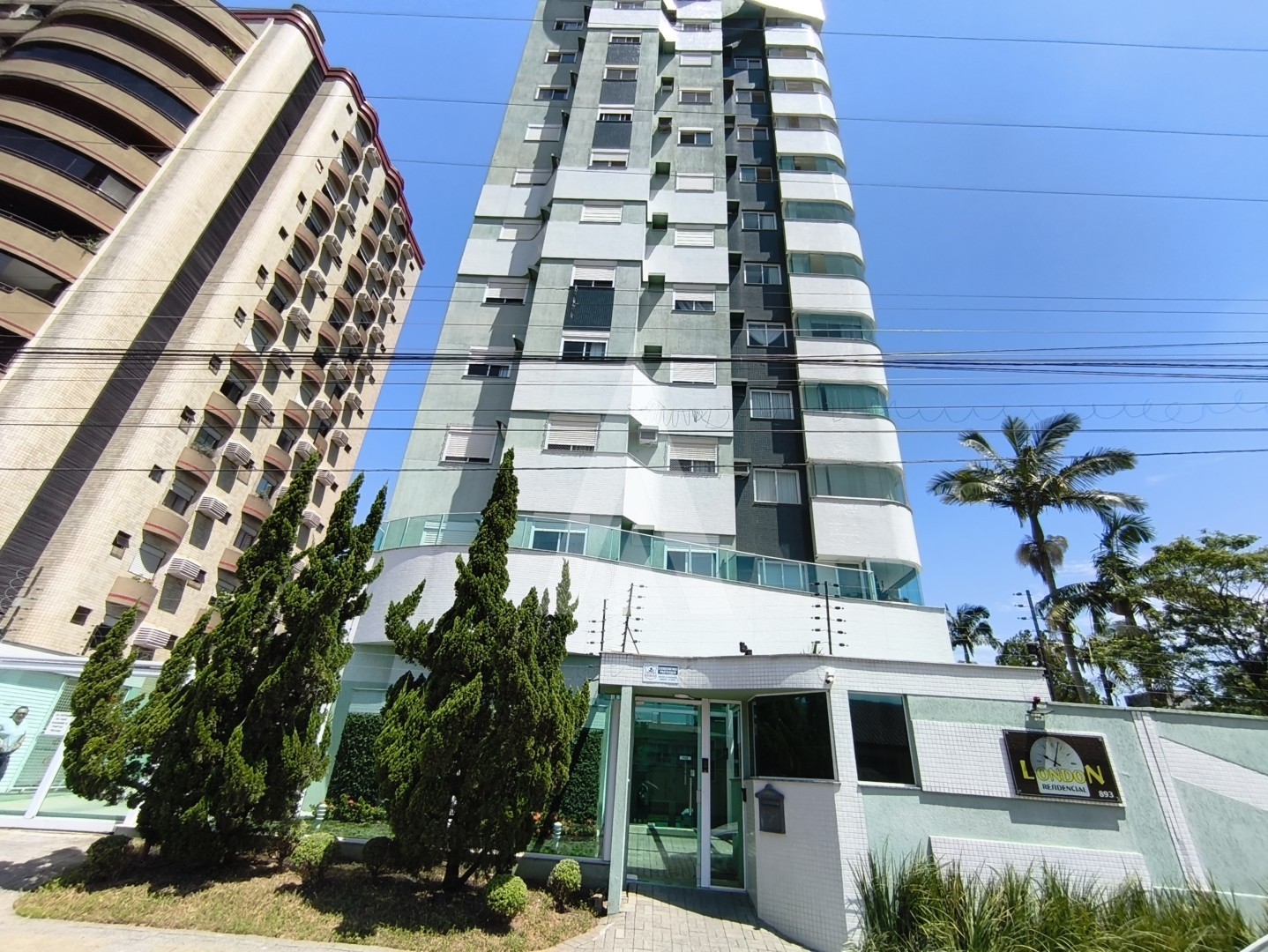 APARTAMENTO MOBILIADO COM AR CONDICIONADO NO BUCAREIN COM 03 QUARTOS SENDO 01 SUÍTE - foto 1