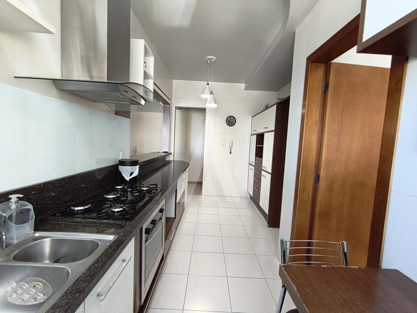 APARTAMENTO MOBILIADO COM AR CONDICIONADO NO BUCAREIN COM 03 QUARTOS SENDO 01 SUÍTE — foto 4