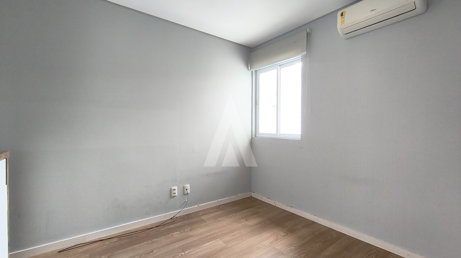 Apartamento no bairro Saguaçu com 3 quartos, sendo 1 suíte, cozinha com armários e 1 vaga de garagem coberta. — foto 7