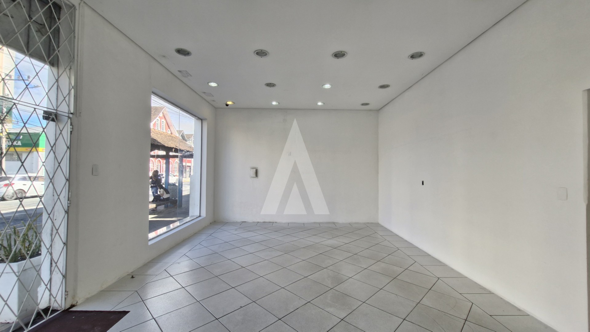 Loja com área de 224,25m, contendo 4 salas , em avenida movimentada no Bairro Anita Garibaldi. — foto 6