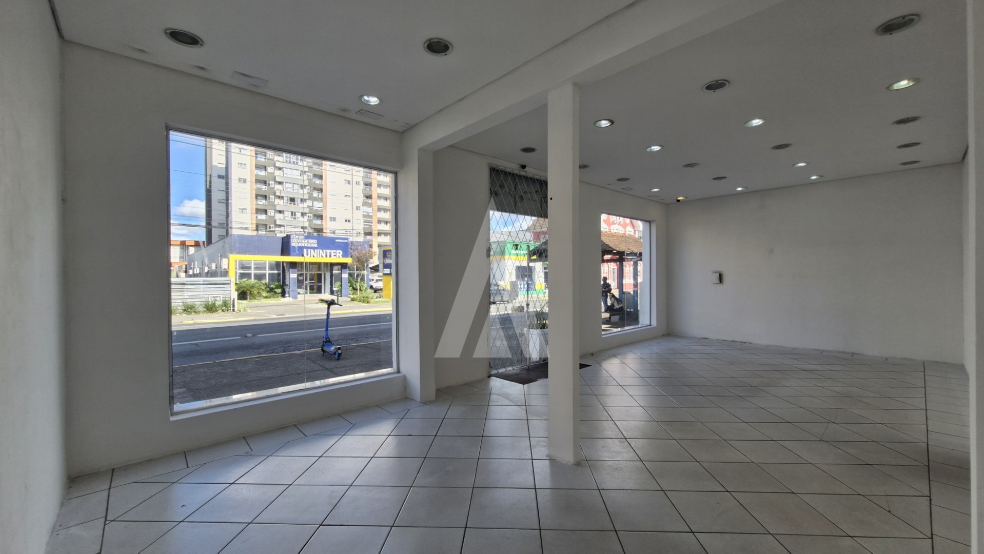 Loja com área de 224,25m, contendo 4 salas , em avenida movimentada no Bairro Anita Garibaldi. — foto 7