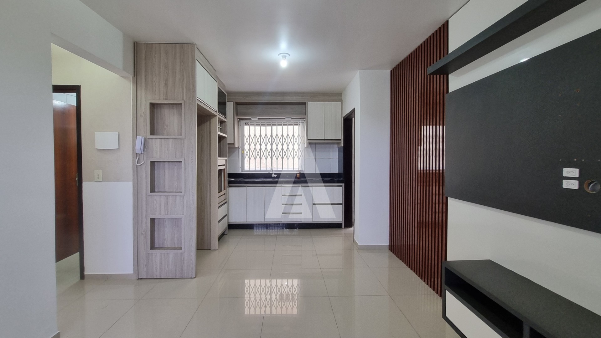 Apartamento no bairro Aventureiro com 02 quartos e cozinha com armários e 01 vaga de garagem. - foto 1