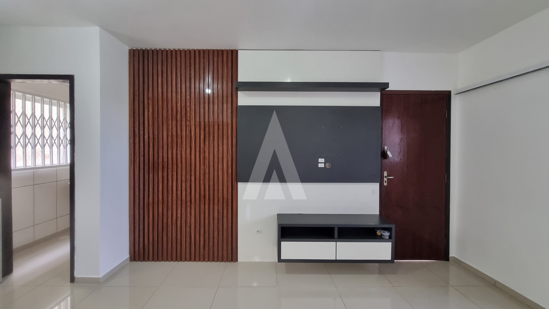 Apartamento no bairro Aventureiro com 02 quartos e cozinha com armários e 01 vaga de garagem. — foto 2