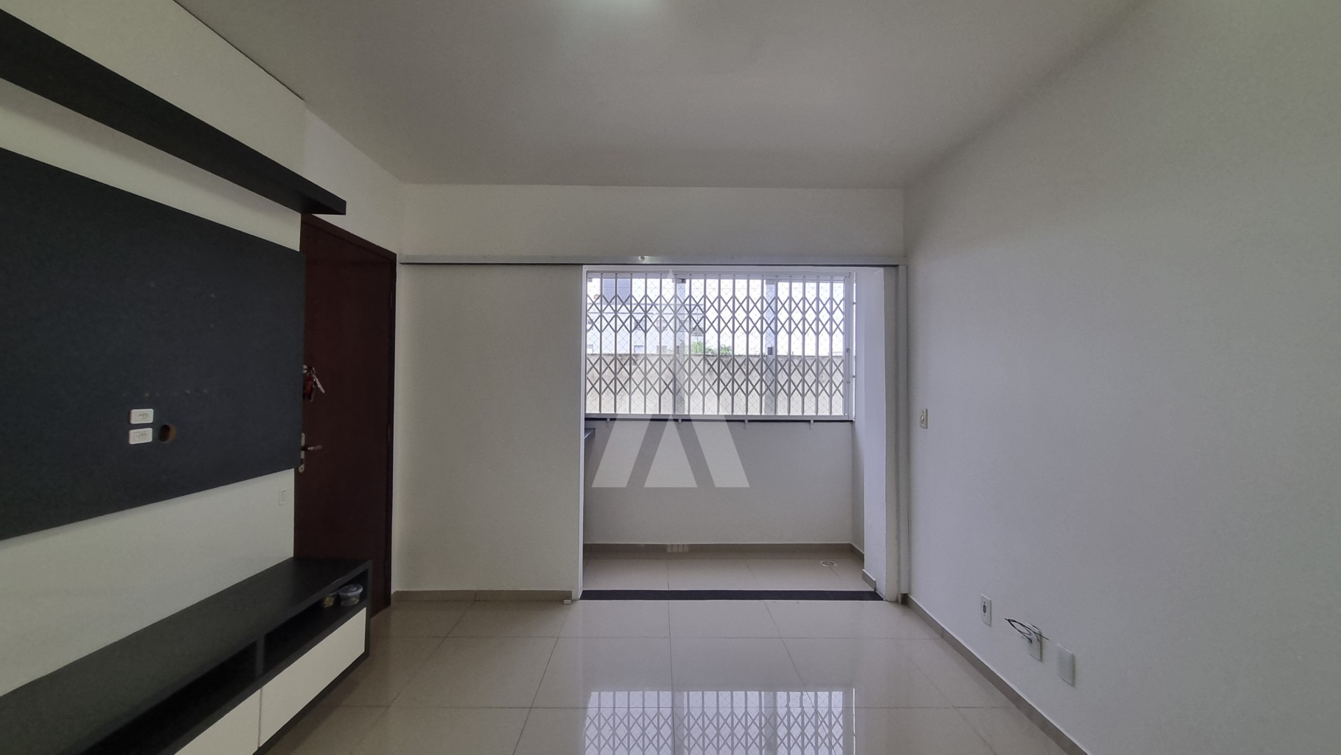 Apartamento no bairro Aventureiro com 02 quartos e cozinha com armários e 01 vaga de garagem. — foto 3