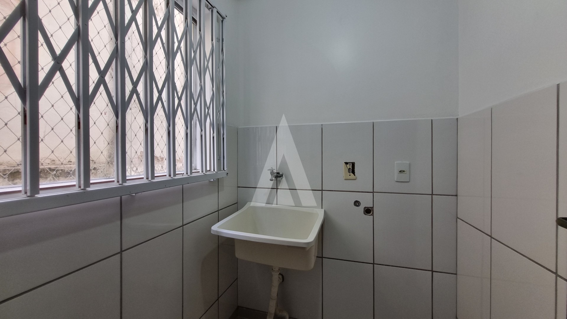 Apartamento no bairro Aventureiro com 02 quartos e cozinha com armários e 01 vaga de garagem. — foto 7
