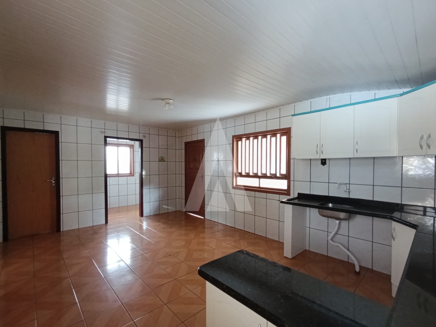 Casa localizada no bairro Costa e Silva, composta por dois quartos. — foto 6