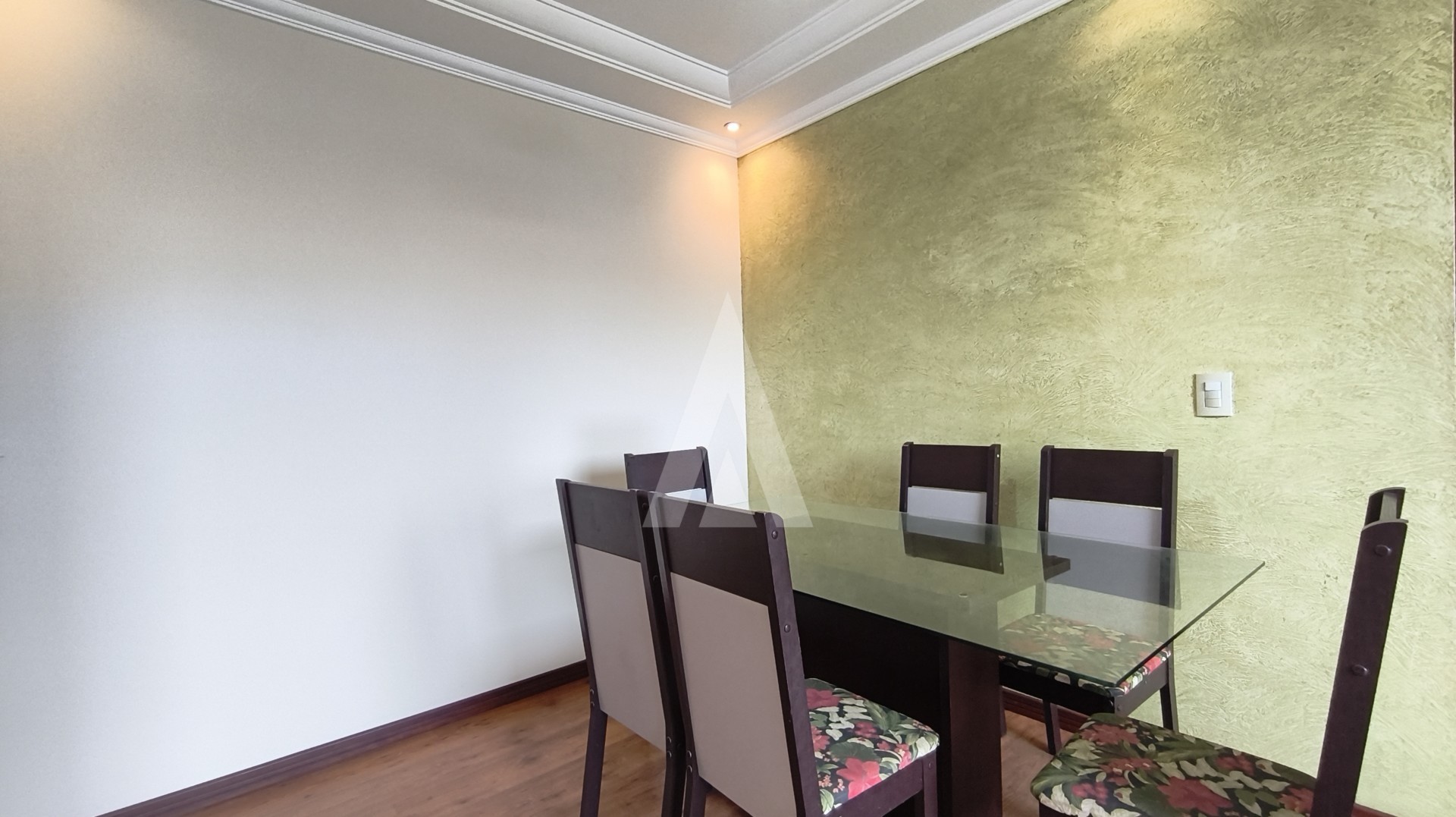 Apartamento com 2 quartos e 1 vaga de garagem no Bairro Costa e Silva. — foto 3