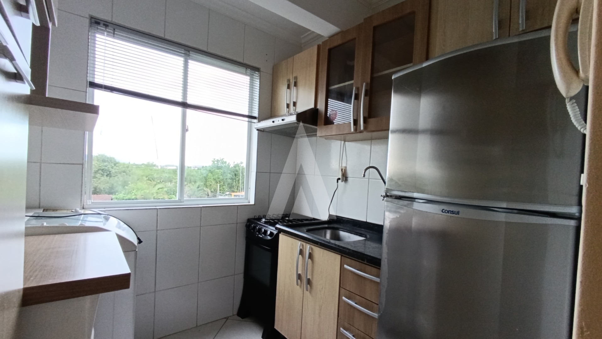 Apartamento mobiliado, localizado no bairro Guanabara, composto por 2 quartos e 1 vaga de garagem coberta. — foto 2