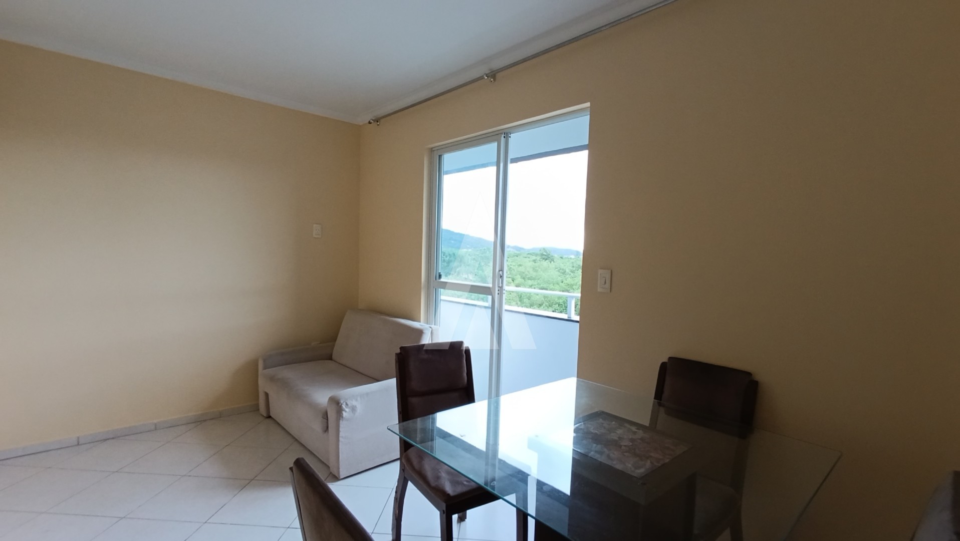 Apartamento mobiliado, localizado no bairro Guanabara, composto por 2 quartos e 1 vaga de garagem coberta. — foto 4