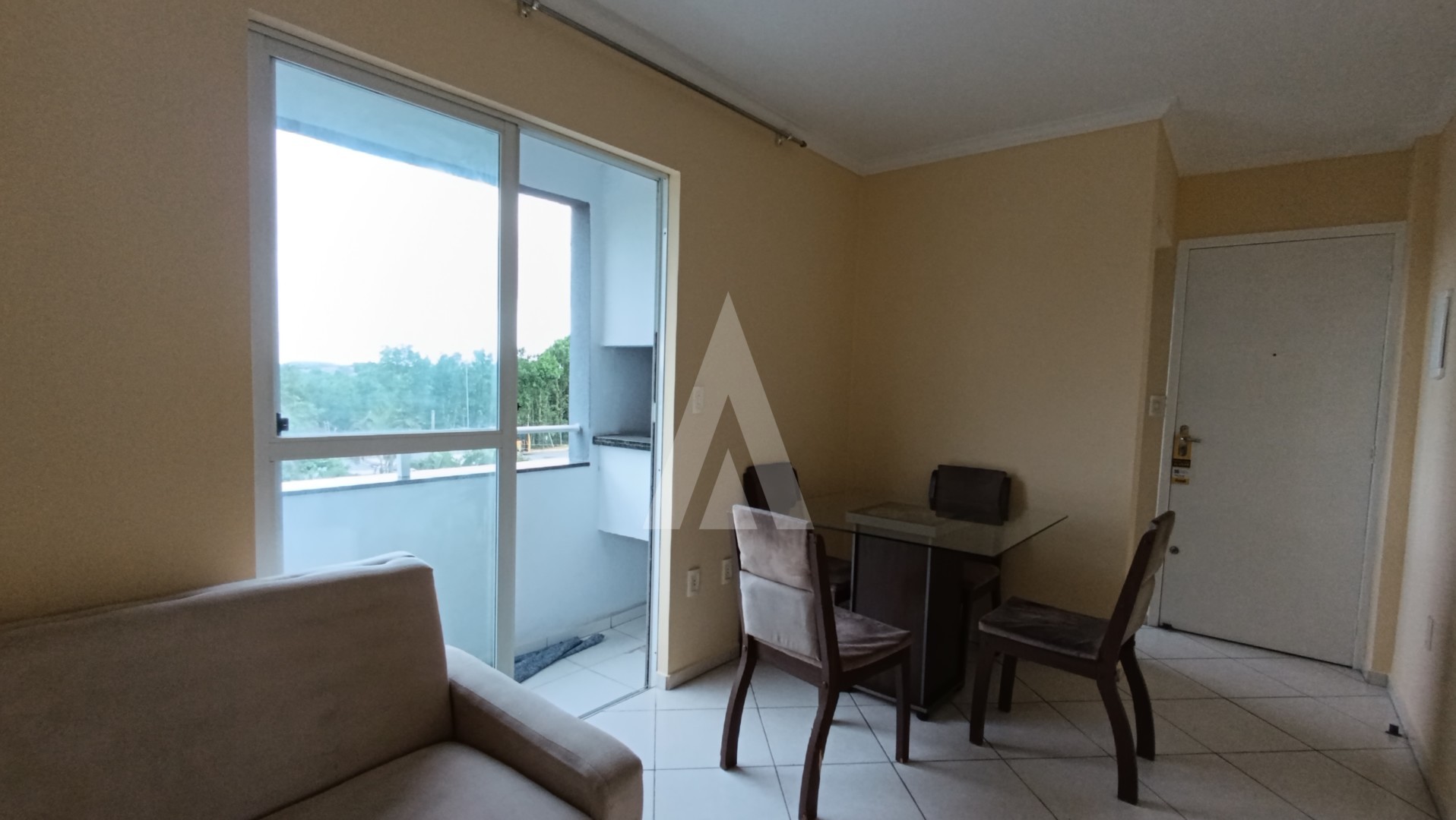 Apartamento mobiliado, localizado no bairro Guanabara, composto por 2 quartos e 1 vaga de garagem coberta. — foto 5